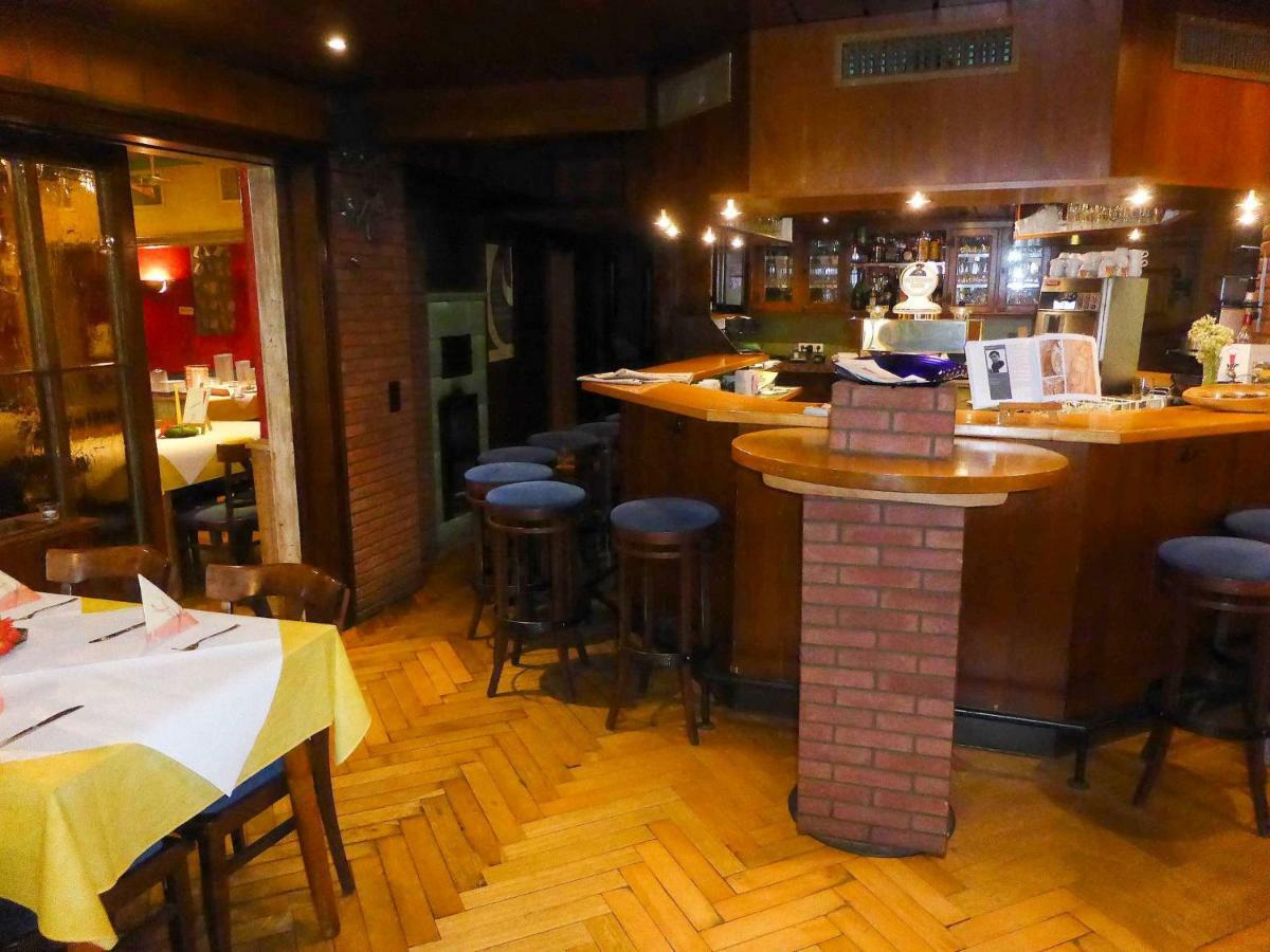 Gasthaus Storchen Hellas Хаслах-им-Кинцигталь Экстерьер фото